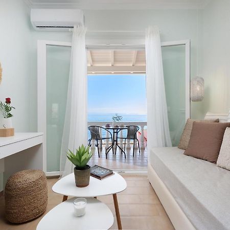 Marina Beachfront Apartment By Konnect, Ypsos Dış mekan fotoğraf